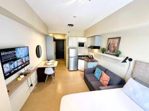 Heart of CDO Comfy Wi-Fi Netflix