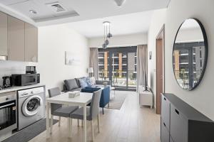 Beautiful 1 BR with Gym, Pool & Kids Playground