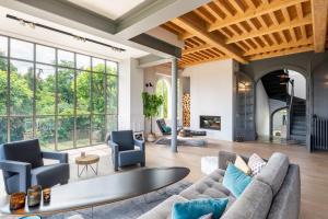 La Verrière amazing familiy house