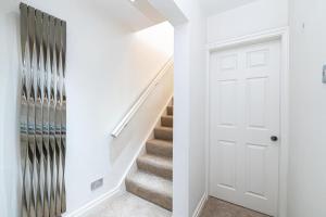 The POPULAR Chester Racecourse Apartments, Duplex, Sleeps 4, FREE Parking