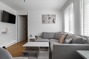 Shades of white in Mill Hill