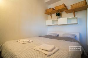 Riboleys - T2 climatisé avec piscine face à la mer