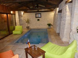 Maisons de vacances les gites de fred en Dordogne, Maisons avec piscines privees et chauffees : photos des chambres