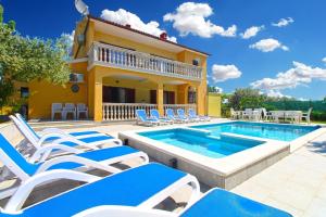 Ferienhaus mit Privatpool für 16 Personen ca 190 qm in Vodnjan, Istrien Istrische Riviera 