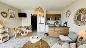 Studio Le golf, piscine & océan