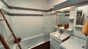 Studio Le golf, piscine & océan