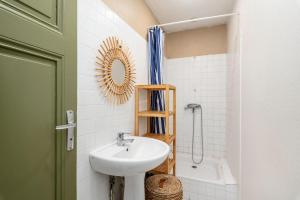 Appartements L-Authentique - Appartement en coeur de ville : photos des chambres