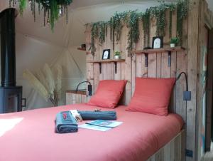B&B / Chambres d'hotes La Ferme 1851 - Cabane Spa Nordique prive vue sur champ : photos des chambres