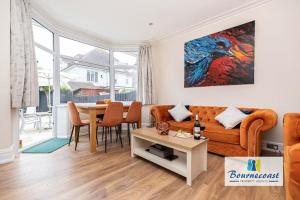 SEAWARD ESCAPE by BOURNECOAST - A Ground Floor Apartment Close to the Sandy Beaches with a Patio - FM660