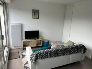 Joli studio sur le port