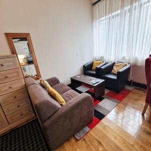 Quiet Courtyard Lodge6, Outside Seating & Parking