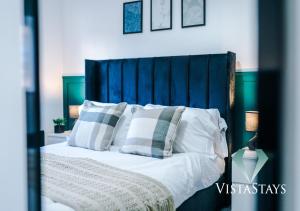 Spacious 4BDR House By Vista Stays Short Lets & Serviced Accommodation Manchester With Driveway Parking & Pool Table