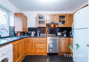 Spacious 4BDR House By Vista Stays Short Lets & Serviced Accommodation Manchester With Driveway Parking & Pool Table