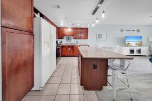 Laketown Wharf 1120 by Emerald Coast Retreats