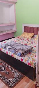 Hari Krishna Sadan paying guest House AYODHYA DHAM RAILWAY STATION