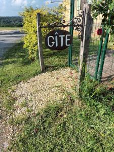 Appartements GITE AUX VIEUX BOIS : photos des chambres