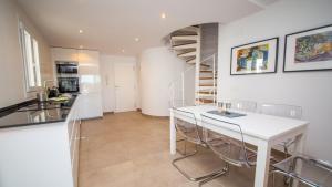 Marina Apartments 11 16