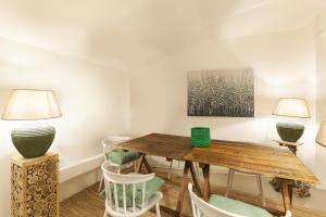 Campo dei Fiori Historic Apartment