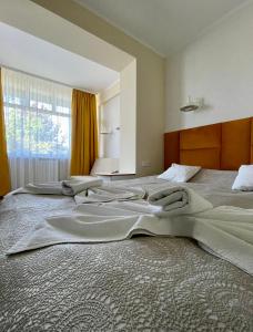 Large Studio room in Damroka