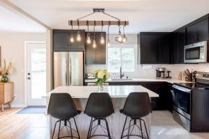 Modern Rustic Escape wHot Tub - High Falls Lodge