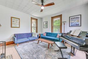 Family Home w Yard & Fire Pit in Middleburgh!