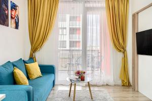 ARI Azure Apartment with Balcony