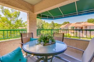 2 Mi to Beach Hilton Head Condo with Pool!