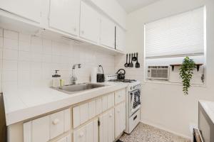 Little Havana 1BR Apt w Parking