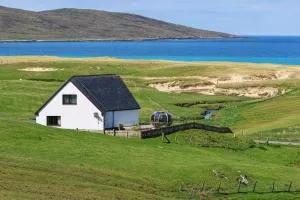 Corncrake Cottage - Berneray