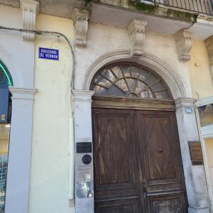Appartements T4 Cosy Centre ville Chateau WIFI : Appartement 3 Chambres