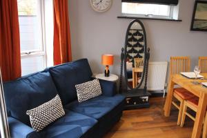 Stylish Escape With Wood-Fired Hot Tub