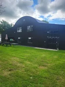 The Barn Lodge - Coolayna Haggard