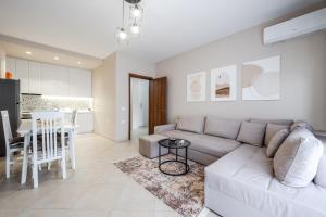 City Center Apartments by Kondo Stays