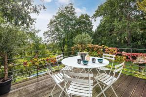 The jewel an exceptional house in the middle of greenery