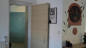 Appartements * * * Donjon du Bijoutier * * * Wifi+Clim+Terrasse : photos des chambres
