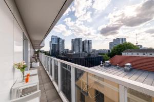 Witolda Riverside Apartments - Balcony, City View - by Rentujemy