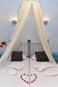 Two-Bedroom Apartment (4 Adults)