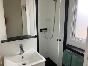 Chalets Les Pilotis Du Cognac : photos des chambres