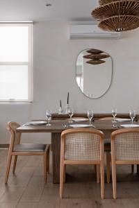 Large 4BR family House with Pool