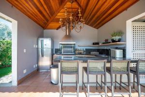 Bz58 Linda casa c Piscina privativa e vista lago