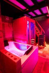 Loveroom sauna, balnéo, parking privé dans le centre de Honfleur
