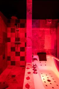 Loveroom sauna, balnéo, parking privé dans le centre de Honfleur