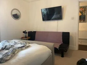 The snuggley-longstays - Hackington