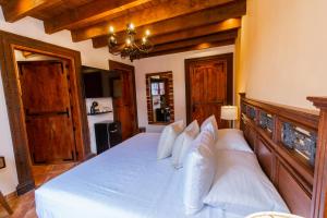 Five Queens Boutique Hotel