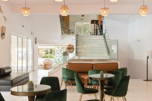 Zoe Hotel, Trypiti Beach Resort & Hive water park