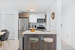 Modern apartment in Edgewater