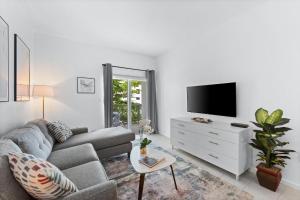 Modern apartment in Edgewater