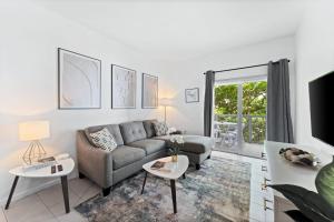 Modern apartment in Edgewater