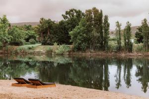 Worlds Apart - River Front Guest Farm & Camping