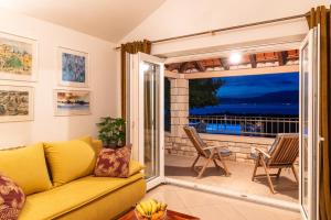 VILLA AGAPE - Three bedroom villa on 15k m2 olive grove - Incredible 360 view - Free parking - Private pool and jacuzzi